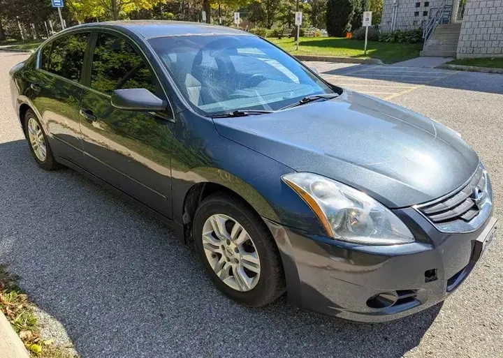 Nissan Altima 2011 photo 2