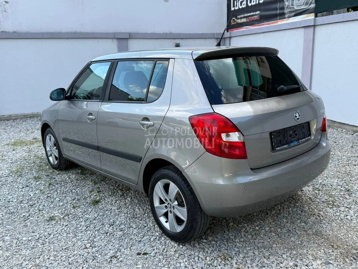 Skoda Fabia 2014 photo 4