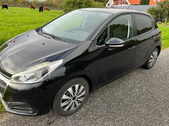 Peugeot 208 2016 photo 5