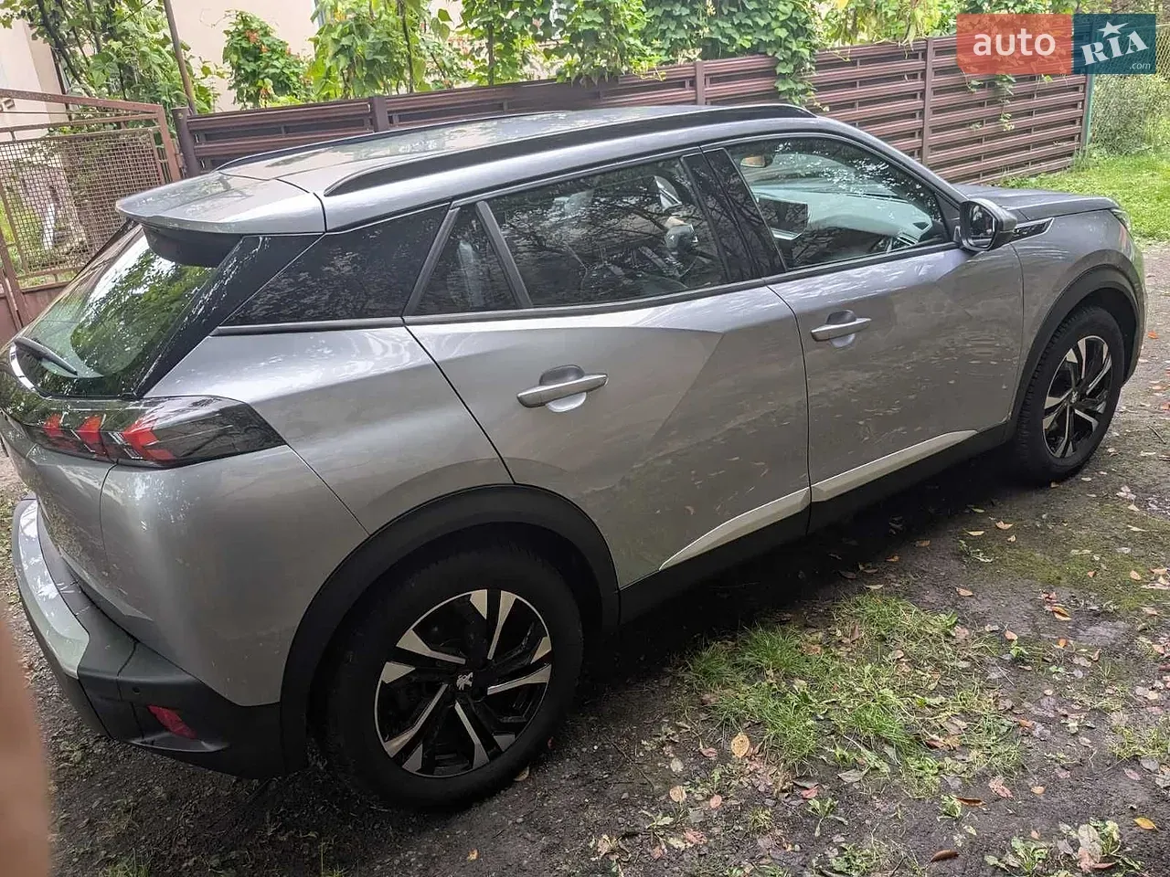 Peugeot E-2008 2020 photo 4