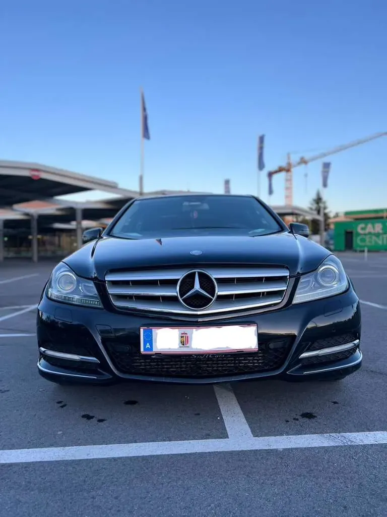 Mercedes-Benz C-Class 2011 photo 3
