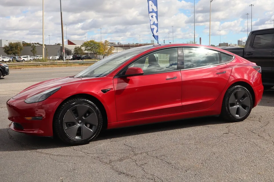 Tesla Model 3 2022 photo 3