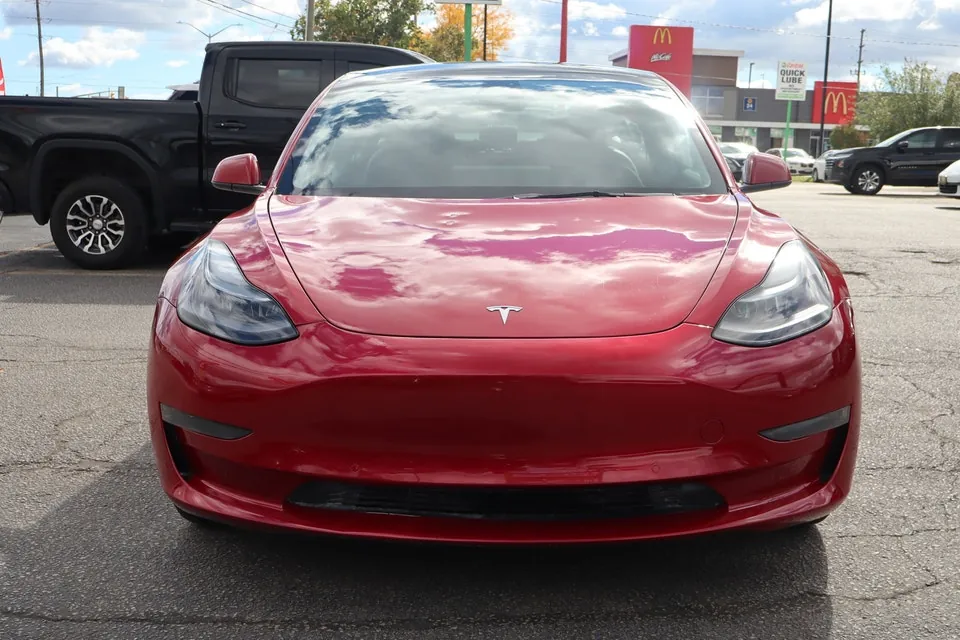 Tesla Model 3 2022 photo 2