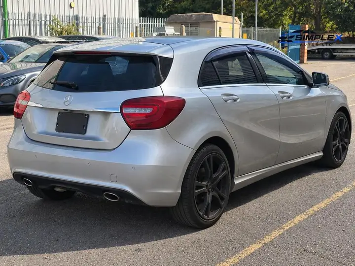 Mercedes-Benz A 180 2013 photo 3