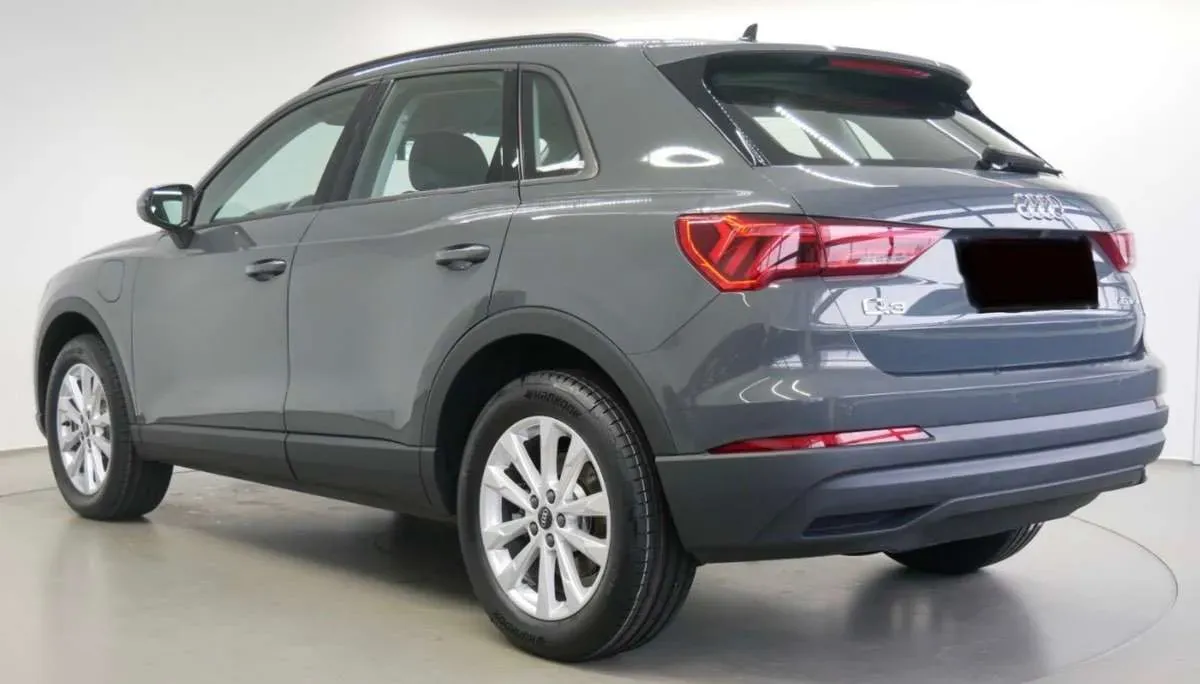 Audi Q3 2022 photo 3