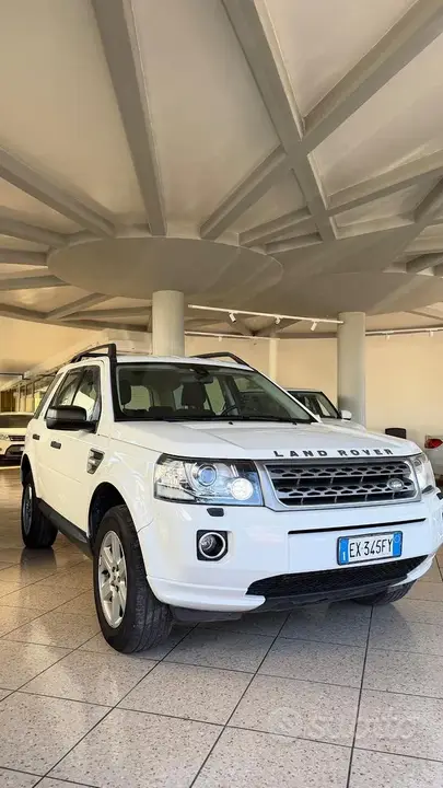 Land Rover Freelander 2014 photo 2