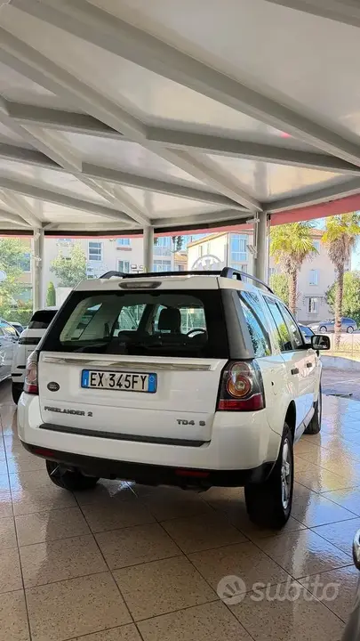 Land Rover Freelander 2014 photo 4