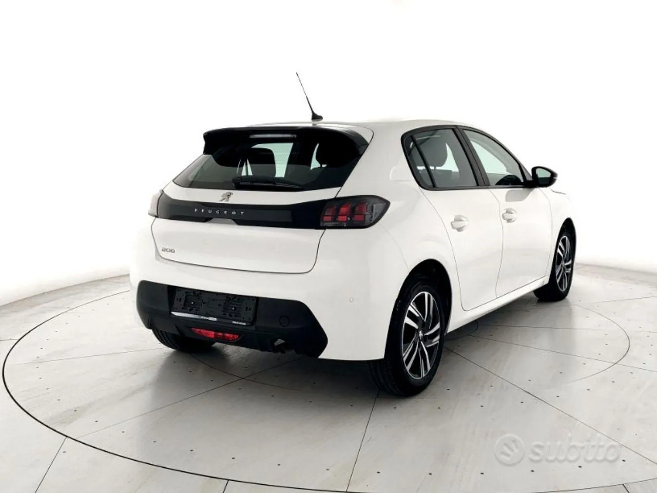 Peugeot 208 2023 photo 3