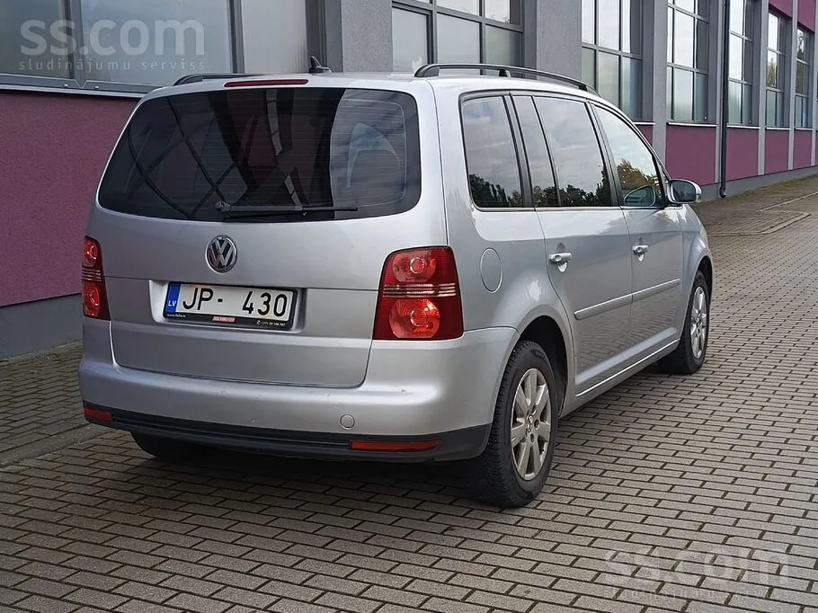 Volkswagen Touran 2007 photo 4