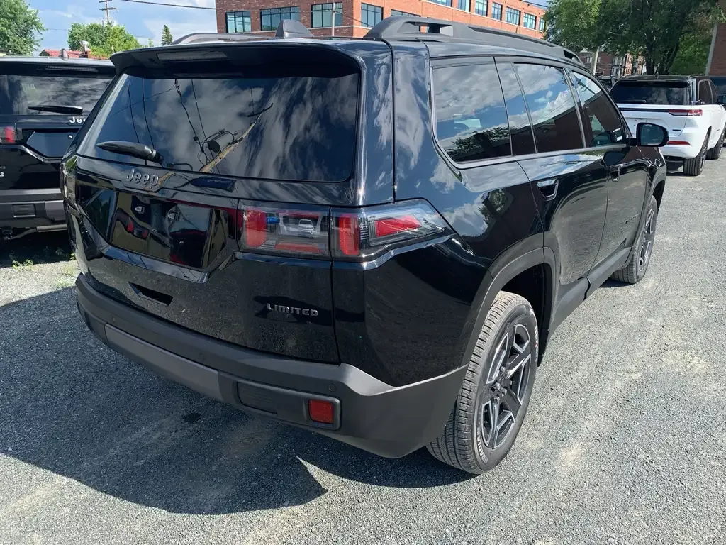 Jeep Cherokee 2026 photo 4