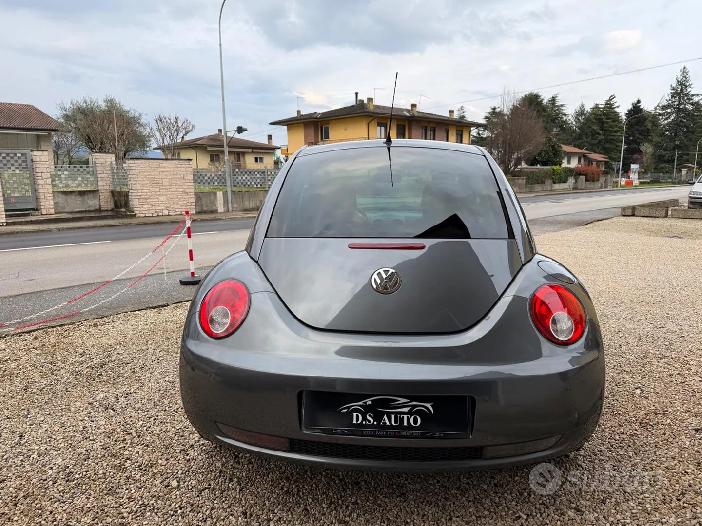 Volkswagen New Beetle 2009 photo 4
