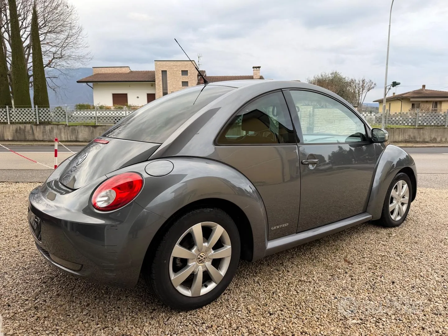 Volkswagen New Beetle 2009 photo 3
