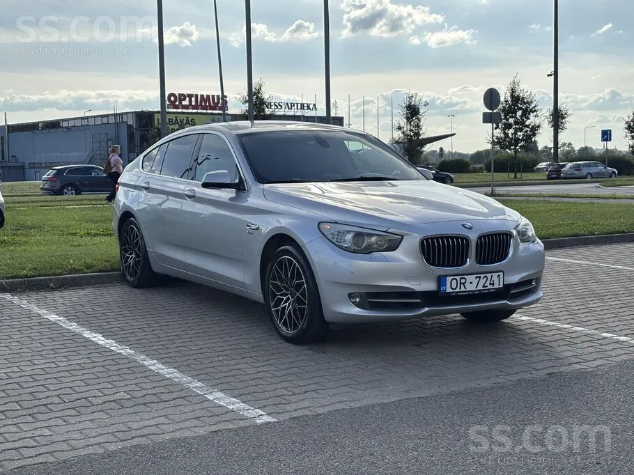 BMW 530 2010 photo 2