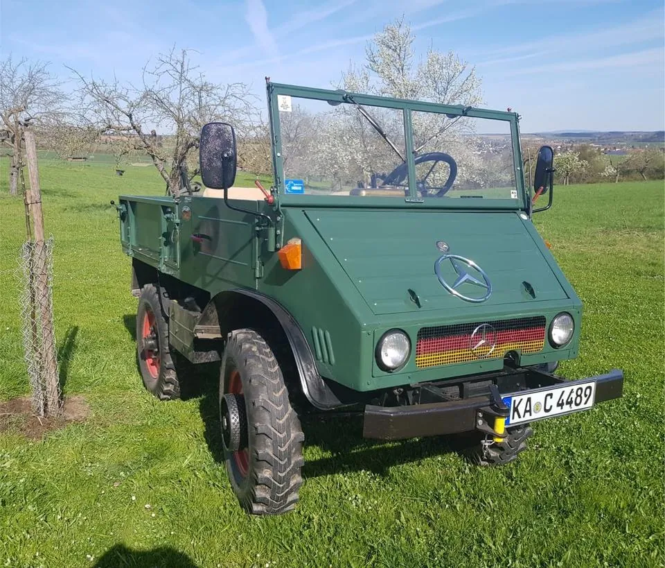 Mercedes-Benz Unimog 411
