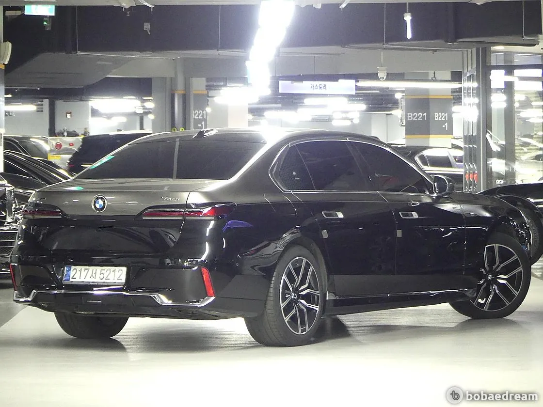 BMW 740I 2024 photo 3