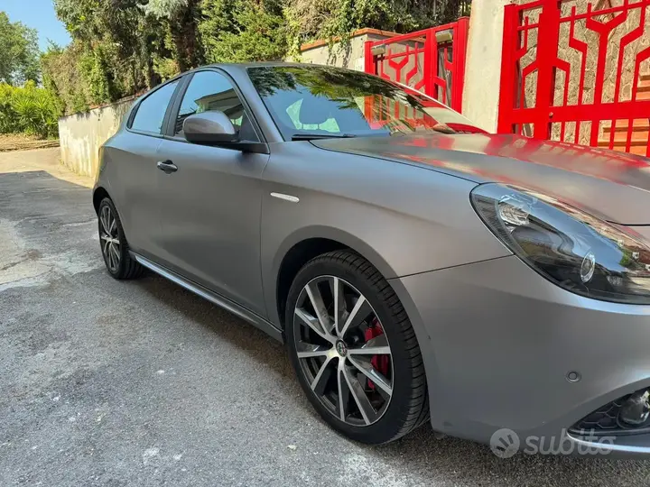 Alfa Romeo Giulietta 2017 photo 2