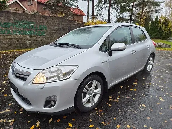 Toyota Auris 2010 photo 3
