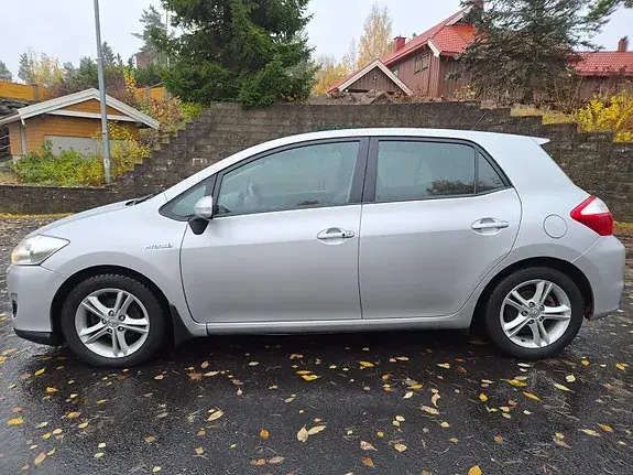 Toyota Auris 2010 photo 4