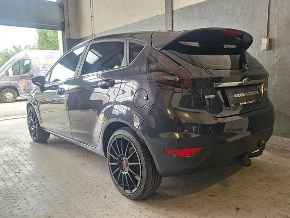 Ford Fiesta 2014 photo 3