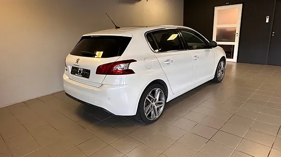 Peugeot 308 2015 photo 5