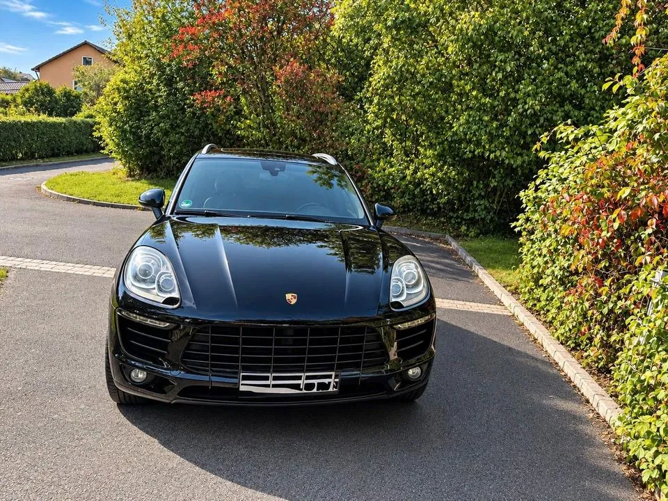 Porsche Macan S