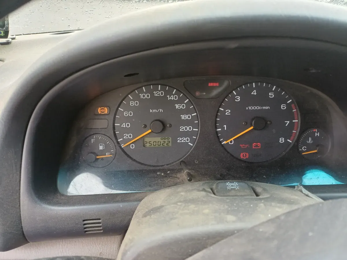 Subaru Forester 1998 photo 3