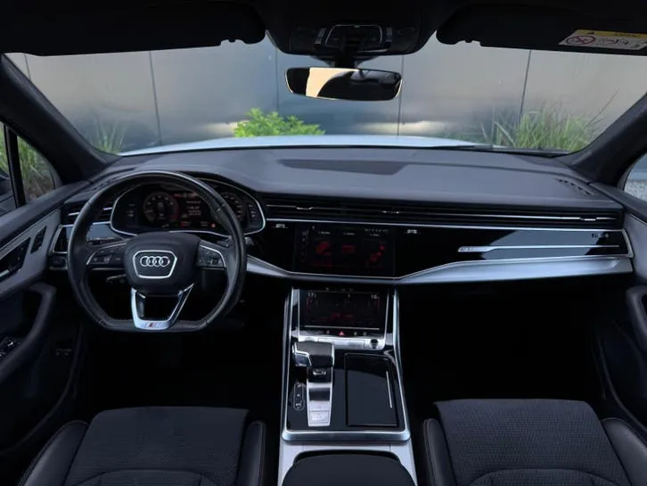 Audi Q7 2023 photo 2
