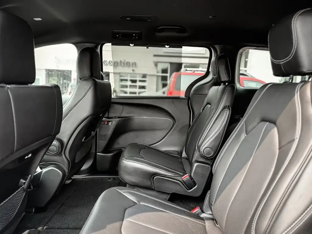 Chrysler Pacifica 2027 photo 5