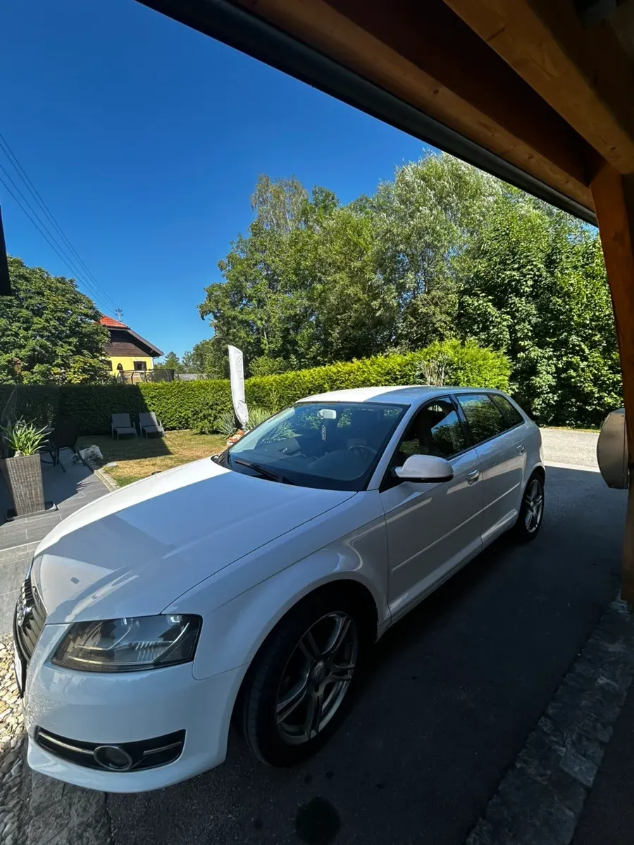Audi A3 2011 photo 2