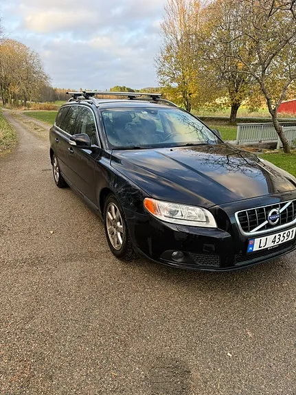 Volvo V70 2011 photo 2