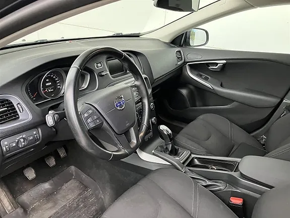 Volvo V40 2016 photo 2