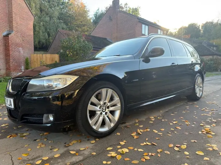 BMW 3 Series 2012 photo 3
