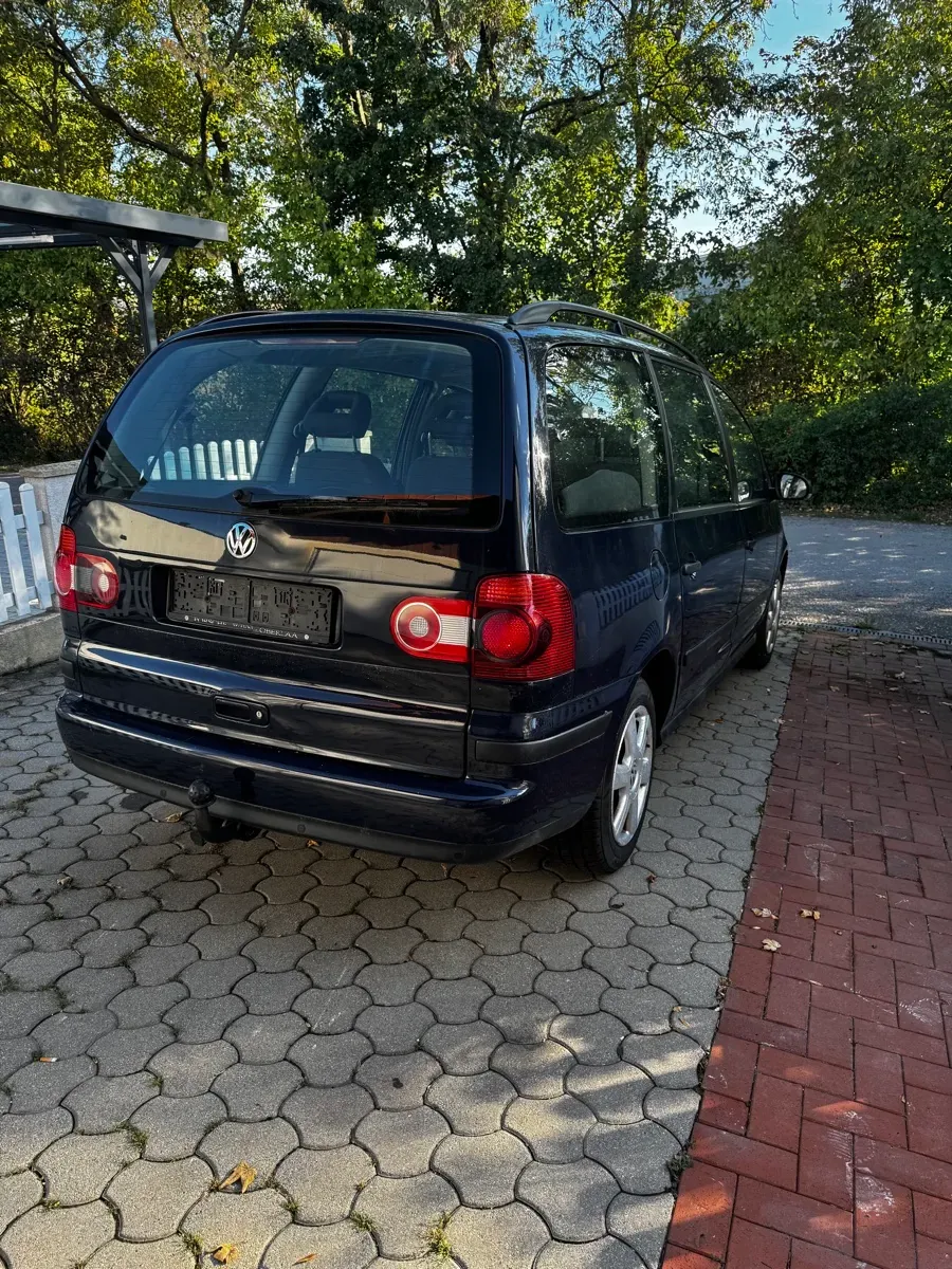 Volkswagen Sharan 2009 photo 2