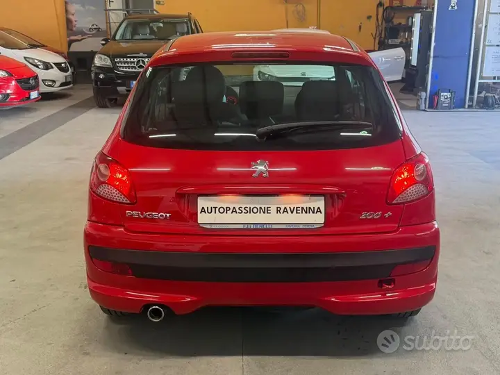 Peugeot 206 2012 photo 5