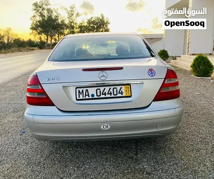 Mercedes-Benz E-Class 2004 photo 3