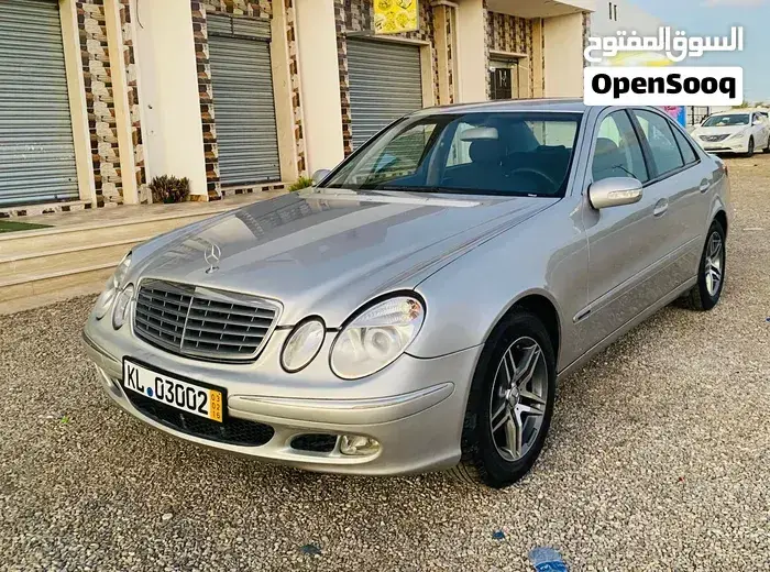Mercedes-Benz E-Class 2004 photo 4