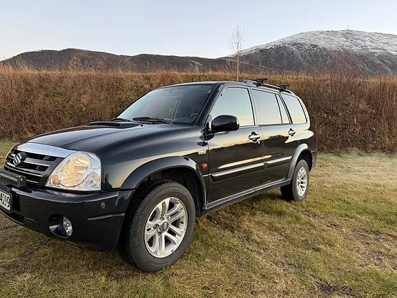 Suzuki Xl7 2005 photo 2