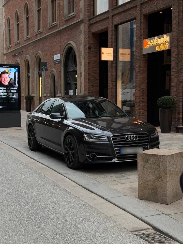 Audi A8