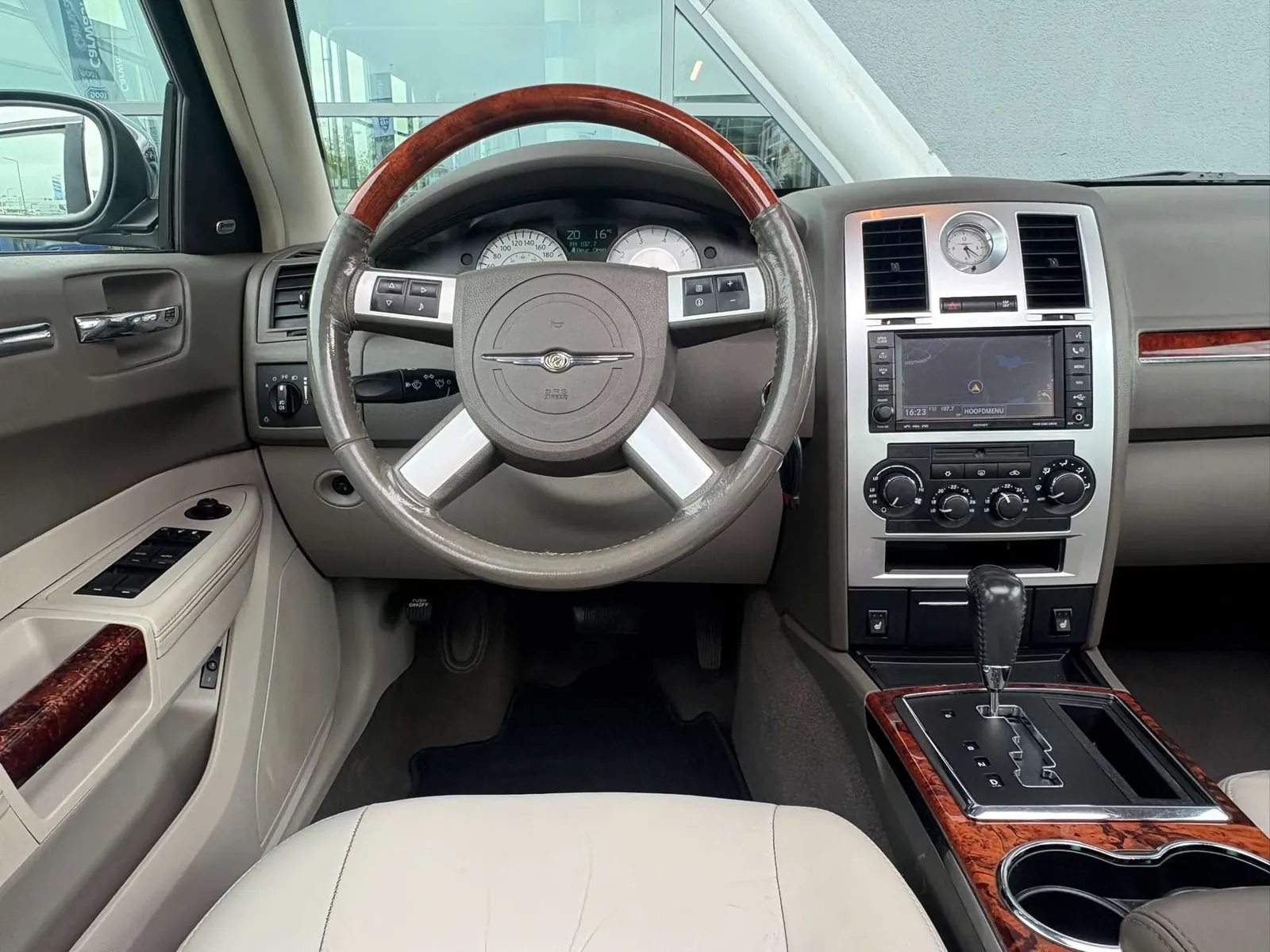 Chrysler 300C 2008 photo 5