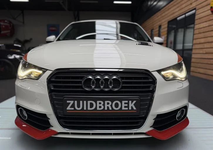 Audi A1 2011 photo 2