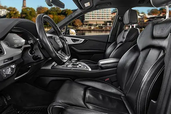 Audi Q7 2018 photo 2