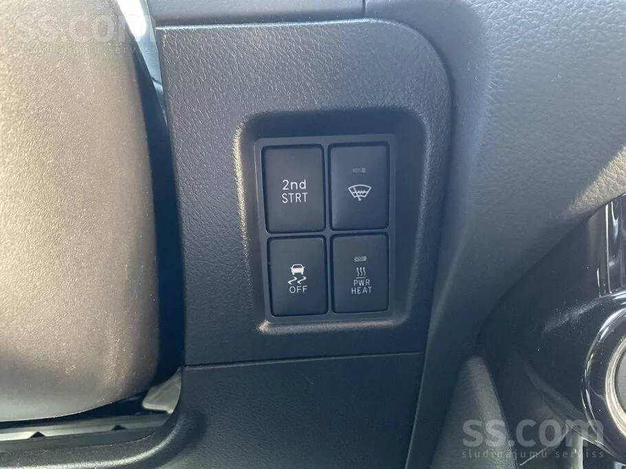 Toyota Land Cruiser 2017 photo 4