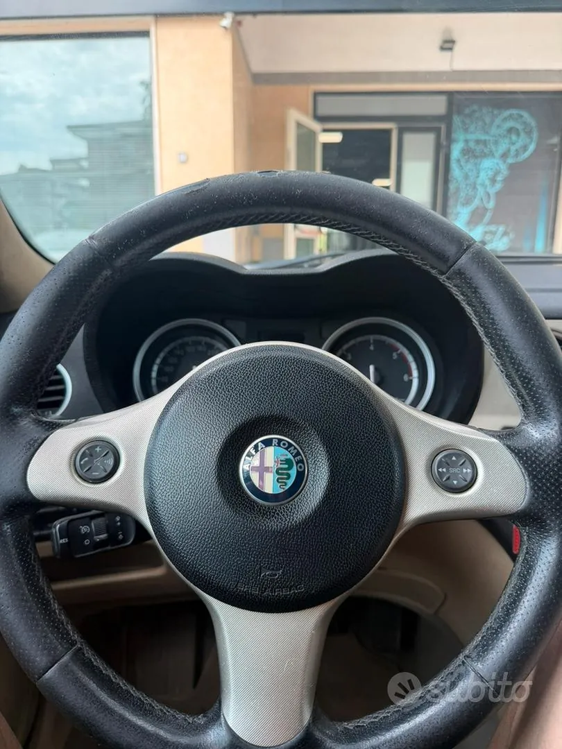 Alfa Romeo 159 2008 photo 2