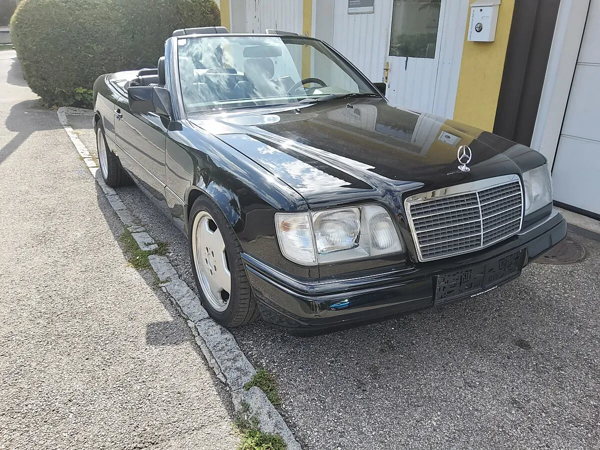 Mercedes-Benz E-Class 1994 photo 2