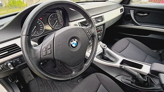 BMW 318I 2012 photo 5