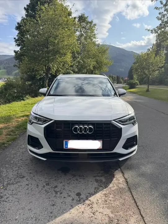 Audi Q3 2021 photo 2