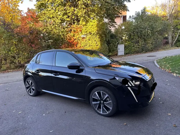 Peugeot E-208 2021 photo 2