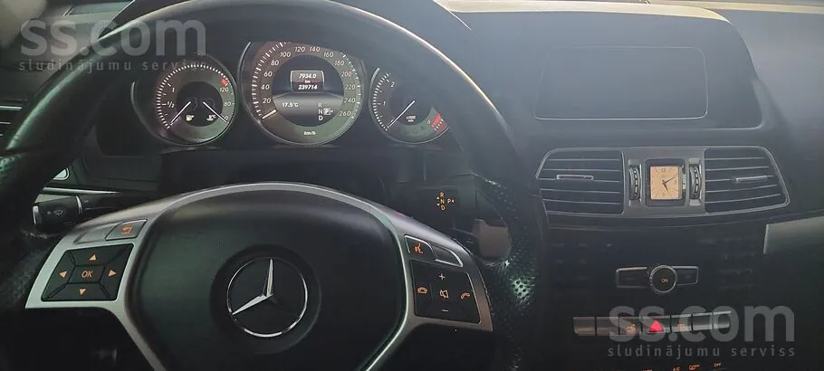 Mercedes-Benz E220 2014 photo 4