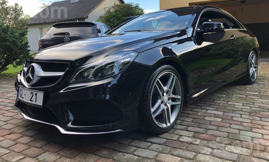 Mercedes-Benz E220