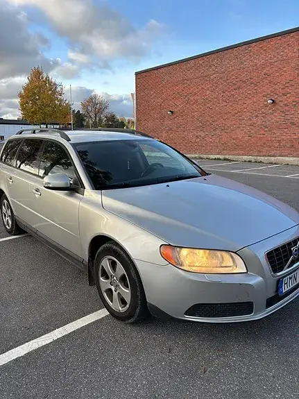 Volvo V70 2009 photo 2